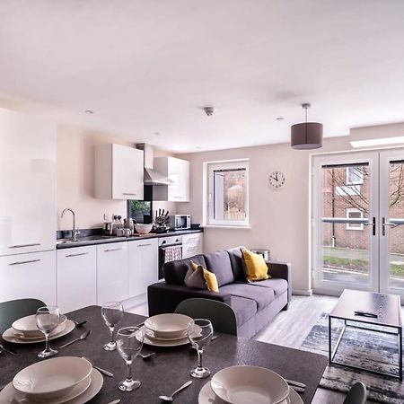 Modern & Spacious 2 Bed Apartment In Manchester Exterior foto