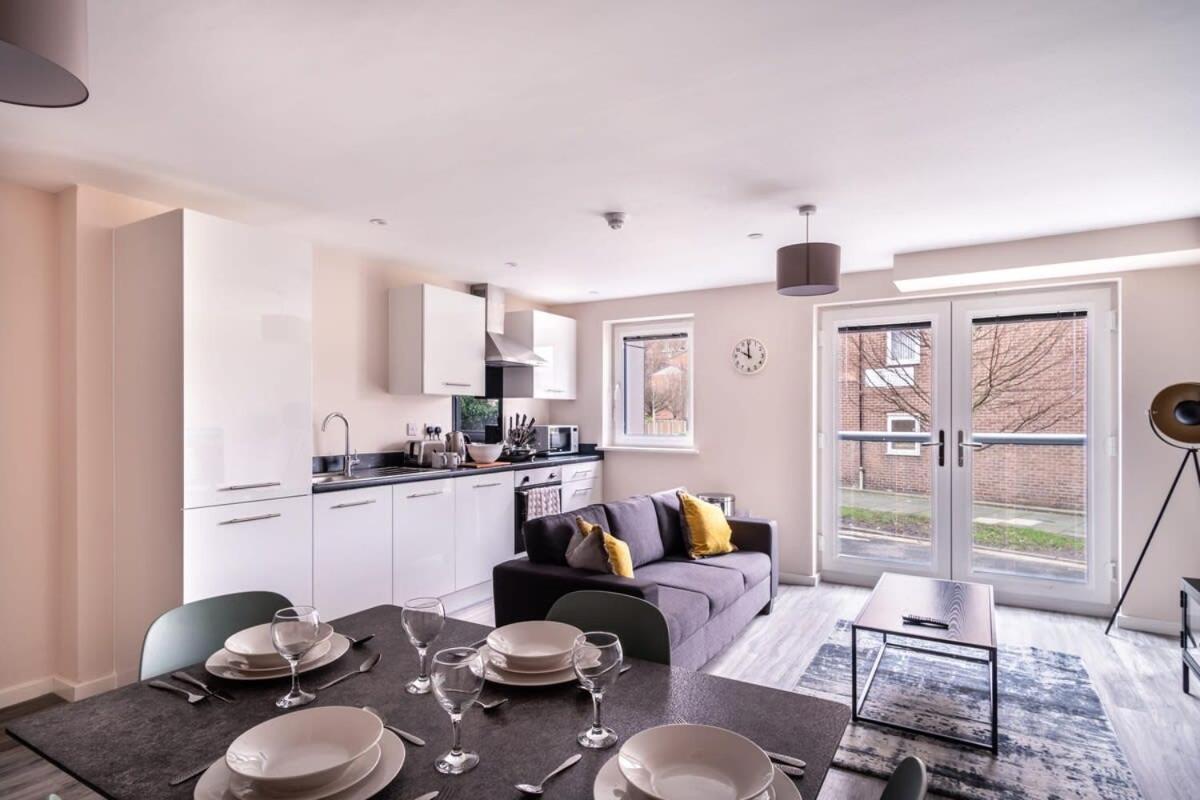 Modern & Spacious 2 Bed Apartment In Manchester Exterior foto